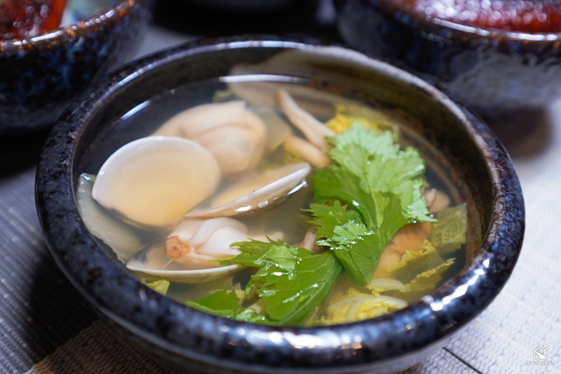 賞鮨手作料理店 1580元套餐享受龍蝦、和牛、海膽等13道料理，基隆高CP值日本料理聚餐首選！ @兔貝比的菲比尋嚐