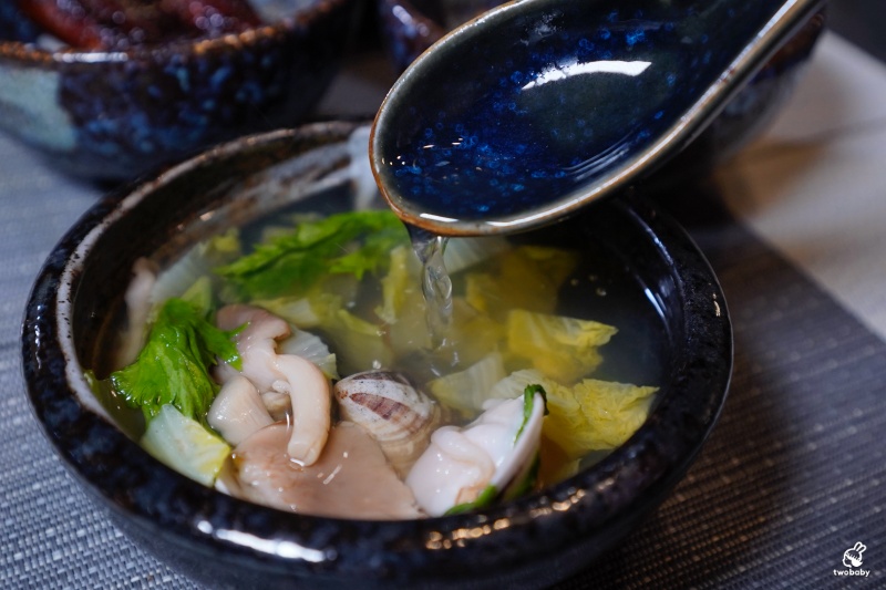 賞鮨手作料理店 1580元套餐享受龍蝦、和牛、海膽等13道料理，基隆高CP值日本料理聚餐首選！ @兔貝比的菲比尋嚐