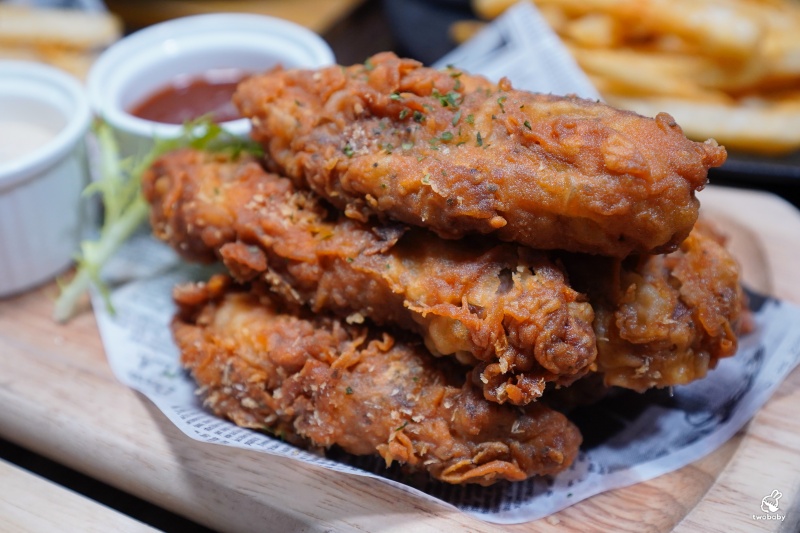 台北美式餐酒館推薦｜ABV美式餐酒館敦化店 精釀啤酒300款 &times; 愛達荷州限定美食 &times; 美式經典必吃推薦 @兔貝比的菲比尋嚐
