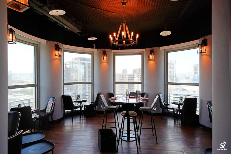 板橋高空景觀餐酒館｜ABV閣樓餐酒館板橋府中店 西蘇門答臘美食月 異國料理、300＋精釀啤酒 @兔貝比的菲比尋嚐