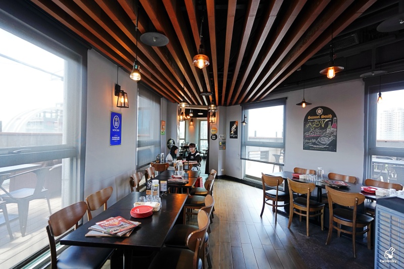 板橋高空景觀餐酒館｜ABV閣樓餐酒館板橋府中店 西蘇門答臘美食月 異國料理、300＋精釀啤酒 @兔貝比的菲比尋嚐