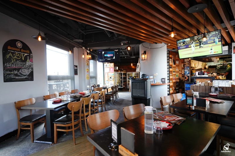 板橋高空景觀餐酒館｜ABV閣樓餐酒館板橋府中店 西蘇門答臘美食月 異國料理、300＋精釀啤酒 @兔貝比的菲比尋嚐