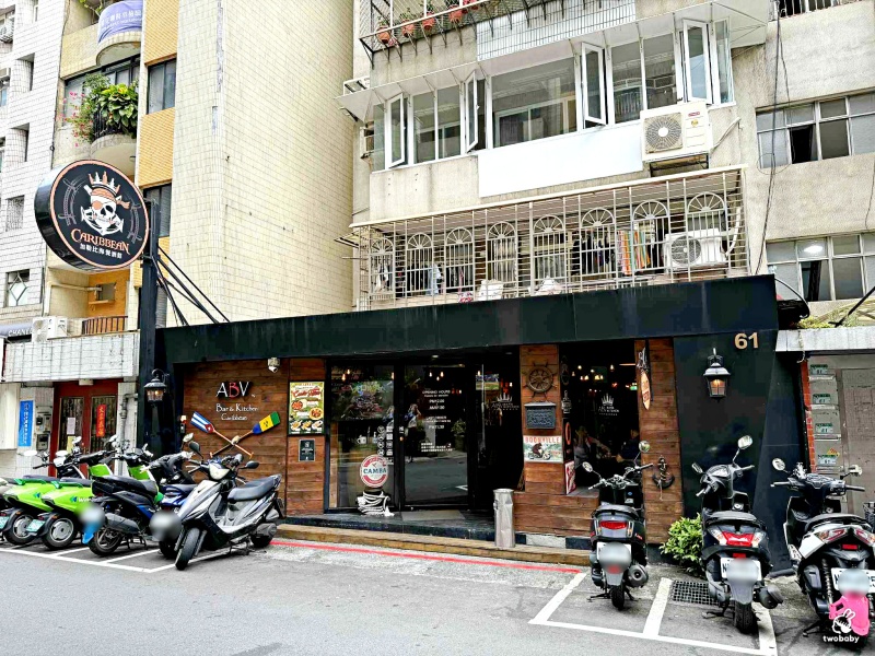 【ABV加勒比海餐酒館忠孝店】精釀啤酒300+種選不完！六道料理 x 六款啤酒完美搭配｜捷運忠孝敦化站美食、台北餐酒館推薦 @兔貝比的菲比尋嚐