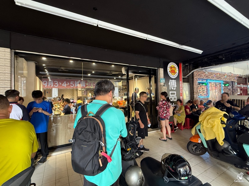 傳品牛排重出江湖了！新址再出發 自助吧只要280元 沙拉、炸物、螃蟹通通有！ @兔貝比的菲比尋嚐
