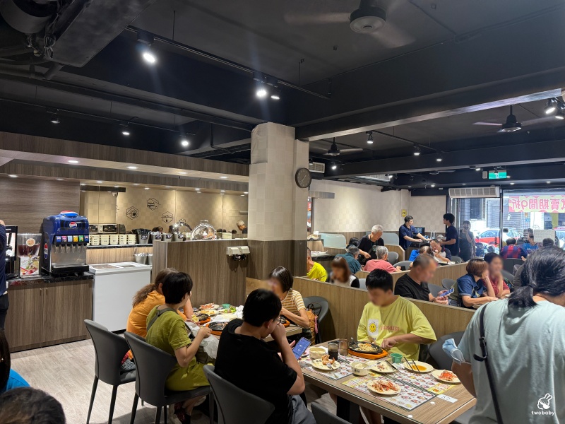 傳品牛排重出江湖了！新址再出發 自助吧只要280元 沙拉、炸物、螃蟹通通有！ @兔貝比的菲比尋嚐