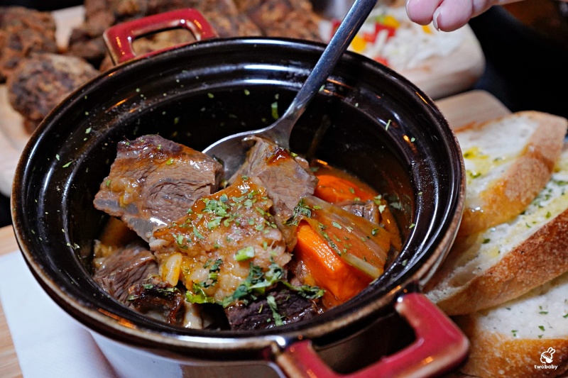 【ABV加勒比海餐酒館忠孝店】精釀啤酒300+種選不完！六道料理 x 六款啤酒完美搭配｜捷運忠孝敦化站美食、台北餐酒館推薦 @兔貝比的菲比尋嚐