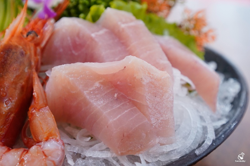 【基隆海鮮桌菜推薦】帝龍海產餐廳｜現撈海鮮好吃份量大 龍蝦三明治必點、蒜泥鮑魚板條、生菜蝦鬆 單點合菜都有 還有免費停車場 @兔貝比的菲比尋嚐