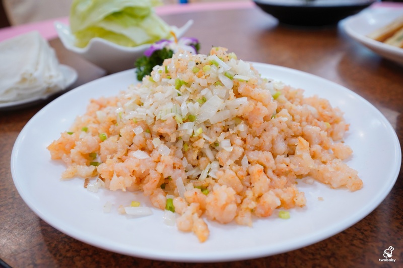 【基隆海鮮桌菜推薦】帝龍海產餐廳｜現撈海鮮好吃份量大 龍蝦三明治必點、蒜泥鮑魚板條、生菜蝦鬆 單點合菜都有 還有免費停車場 @兔貝比的菲比尋嚐