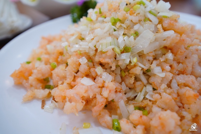 【基隆海鮮桌菜推薦】帝龍海產餐廳｜現撈海鮮好吃份量大 龍蝦三明治必點、蒜泥鮑魚板條、生菜蝦鬆 單點合菜都有 還有免費停車場 @兔貝比的菲比尋嚐
