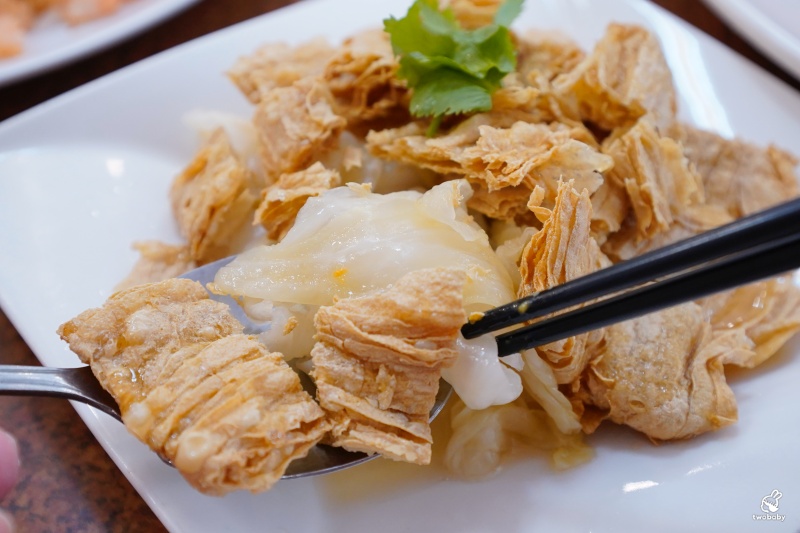 【基隆海鮮桌菜推薦】帝龍海產餐廳｜現撈海鮮好吃份量大 龍蝦三明治必點、蒜泥鮑魚板條、生菜蝦鬆 單點合菜都有 還有免費停車場 @兔貝比的菲比尋嚐