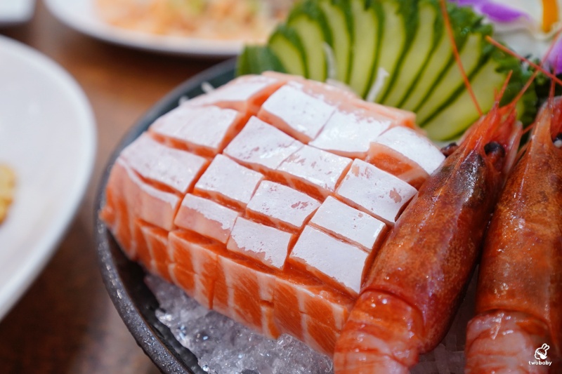 【基隆海鮮桌菜推薦】帝龍海產餐廳｜現撈海鮮好吃份量大 龍蝦三明治必點、蒜泥鮑魚板條、生菜蝦鬆 單點合菜都有 還有免費停車場 @兔貝比的菲比尋嚐