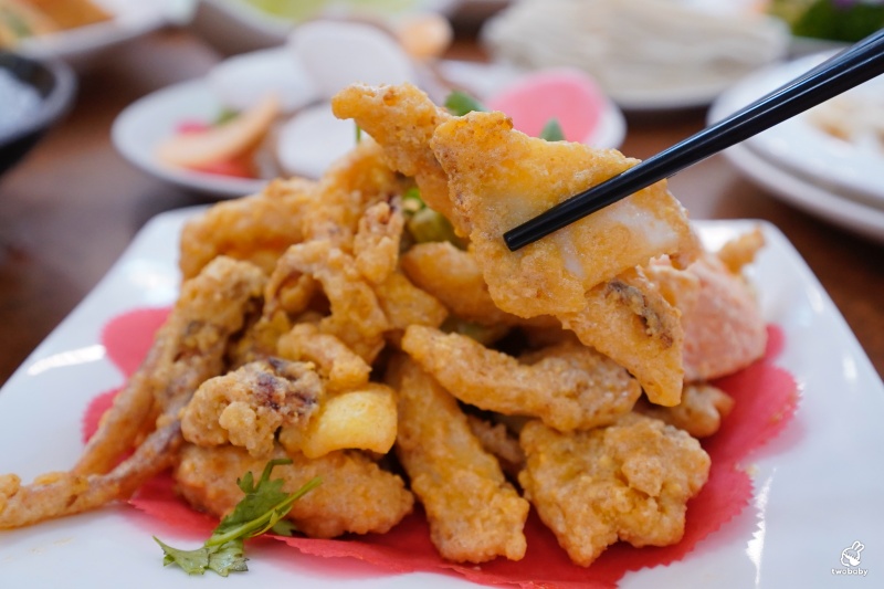 【基隆海鮮桌菜推薦】帝龍海產餐廳｜現撈海鮮好吃份量大 龍蝦三明治必點、蒜泥鮑魚板條、生菜蝦鬆 單點合菜都有 還有免費停車場 @兔貝比的菲比尋嚐