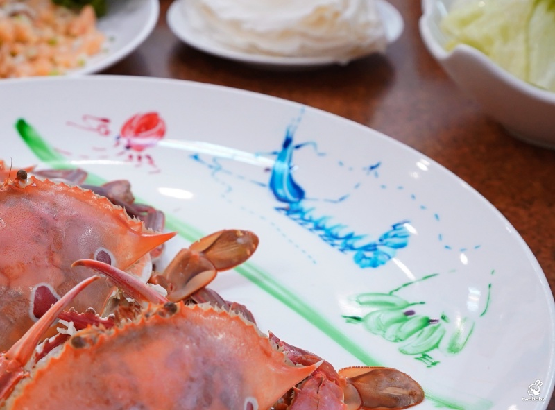 【基隆海鮮桌菜推薦】帝龍海產餐廳｜現撈海鮮好吃份量大 龍蝦三明治必點、蒜泥鮑魚板條、生菜蝦鬆 單點合菜都有 還有免費停車場 @兔貝比的菲比尋嚐