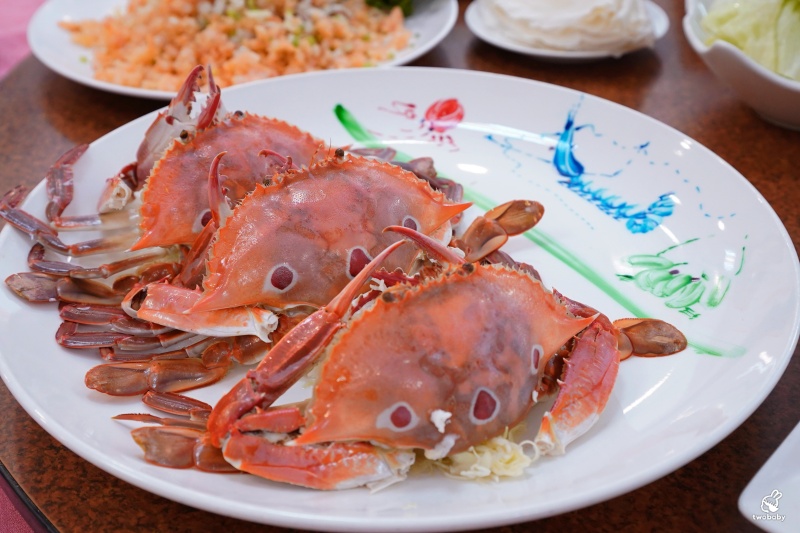 【基隆海鮮桌菜推薦】帝龍海產餐廳｜現撈海鮮好吃份量大 龍蝦三明治必點、蒜泥鮑魚板條、生菜蝦鬆 單點合菜都有 還有免費停車場 @兔貝比的菲比尋嚐
