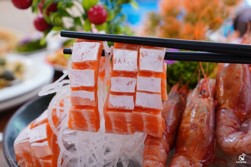 【基隆海鮮桌菜推薦】帝龍海產餐廳｜現撈海鮮好吃份量大 龍蝦三明治必點、蒜泥鮑魚板條、生菜蝦鬆 單點合菜都有 還有免費停車場 @兔貝比的菲比尋嚐