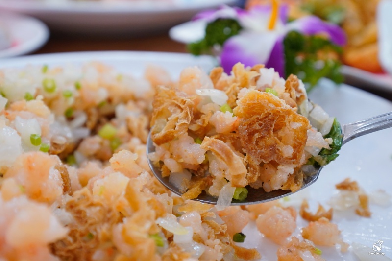 【基隆海鮮桌菜推薦】帝龍海產餐廳｜現撈海鮮好吃份量大 龍蝦三明治必點、蒜泥鮑魚板條、生菜蝦鬆 單點合菜都有 還有免費停車場 @兔貝比的菲比尋嚐