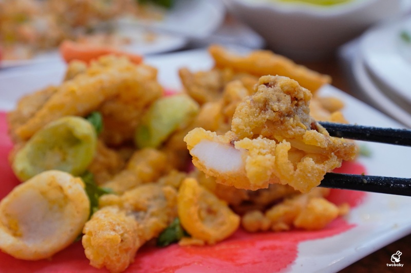 【基隆海鮮桌菜推薦】帝龍海產餐廳｜現撈海鮮好吃份量大 龍蝦三明治必點、蒜泥鮑魚板條、生菜蝦鬆 單點合菜都有 還有免費停車場 @兔貝比的菲比尋嚐