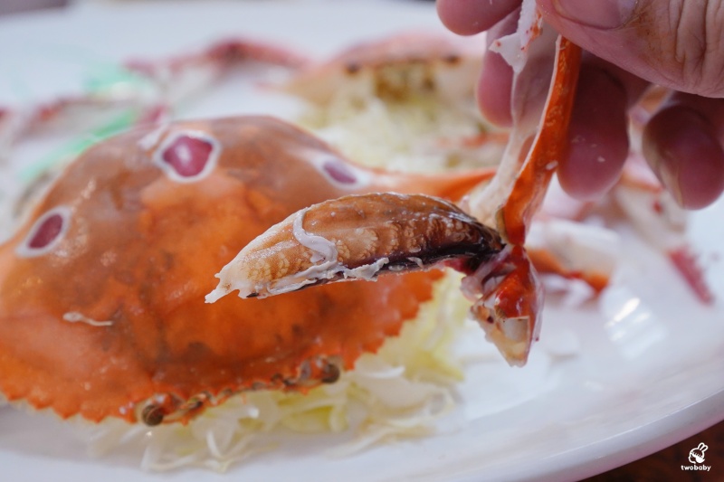 【基隆海鮮桌菜推薦】帝龍海產餐廳｜現撈海鮮好吃份量大 龍蝦三明治必點、蒜泥鮑魚板條、生菜蝦鬆 單點合菜都有 還有免費停車場 @兔貝比的菲比尋嚐