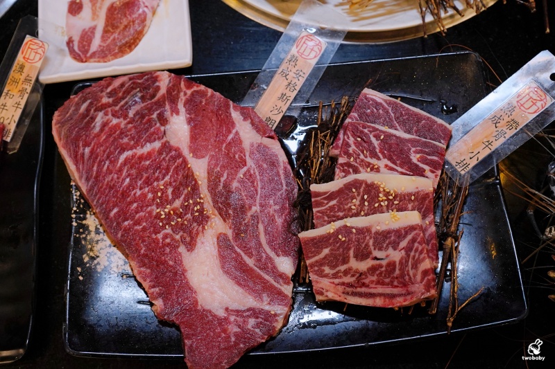 桃園燒肉吃到飽推薦｜匠夯日式無煙燒肉 和牛、海鮮、生魚片、火鍋雙享組合 出菜速度超快還有桌邊剝蝦服務！ @兔貝比的菲比尋嚐