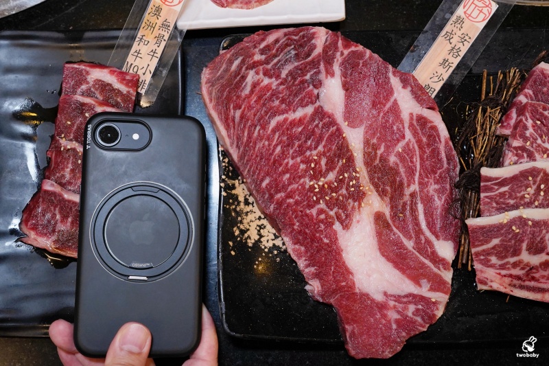 桃園燒肉吃到飽推薦｜匠夯日式無煙燒肉 和牛、海鮮、生魚片、火鍋雙享組合 出菜速度超快還有桌邊剝蝦服務！ @兔貝比的菲比尋嚐