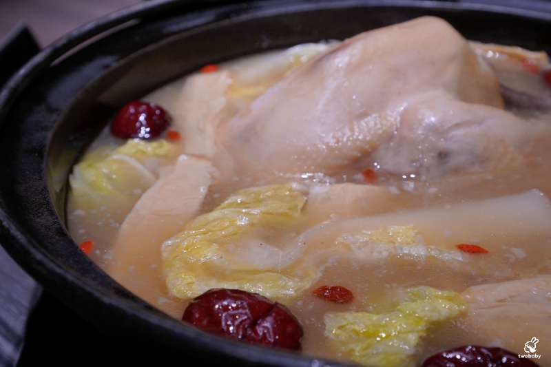 食令 Shabu 大直店｜黃金花膠雞鍋限定登場 活海鮮桌邊服務 台北頂級火鍋推薦！ @兔貝比的菲比尋嚐