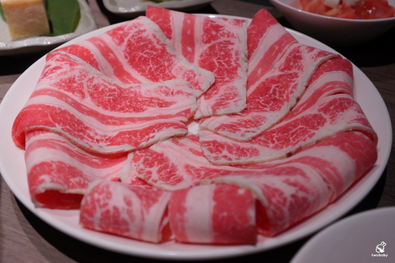 食令 Shabu 大直店｜黃金花膠雞鍋限定登場 活海鮮桌邊服務 台北頂級火鍋推薦！ @兔貝比的菲比尋嚐