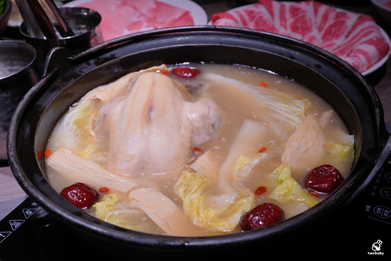 食令 Shabu 大直店｜黃金花膠雞鍋限定登場 活海鮮桌邊服務 台北頂級火鍋推薦！ @兔貝比的菲比尋嚐