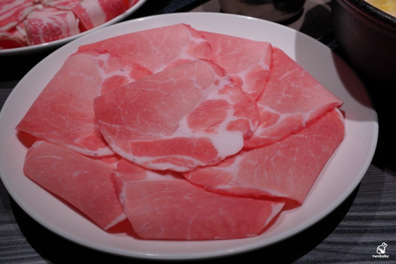 食令 Shabu 大直店｜黃金花膠雞鍋限定登場 活海鮮桌邊服務 台北頂級火鍋推薦！ @兔貝比的菲比尋嚐