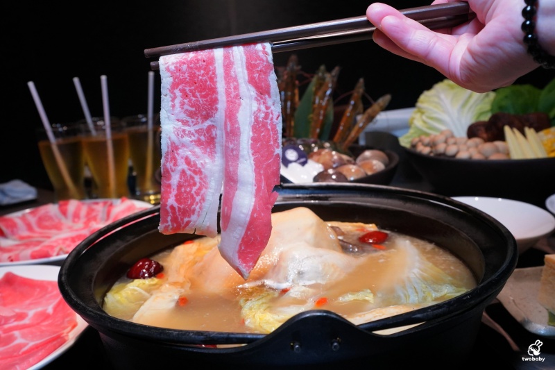 食令 Shabu 大直店｜黃金花膠雞鍋限定登場 活海鮮桌邊服務 台北頂級火鍋推薦！ @兔貝比的菲比尋嚐