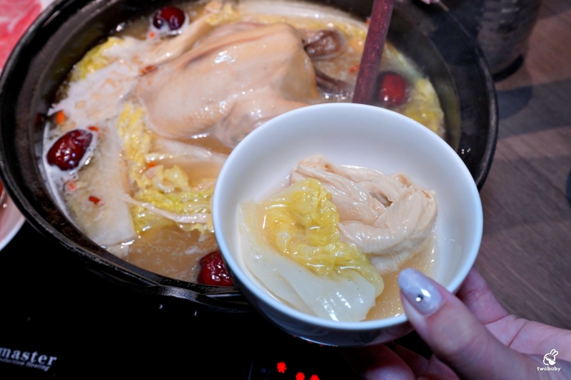 食令 Shabu 大直店｜黃金花膠雞鍋限定登場 活海鮮桌邊服務 台北頂級火鍋推薦！ @兔貝比的菲比尋嚐