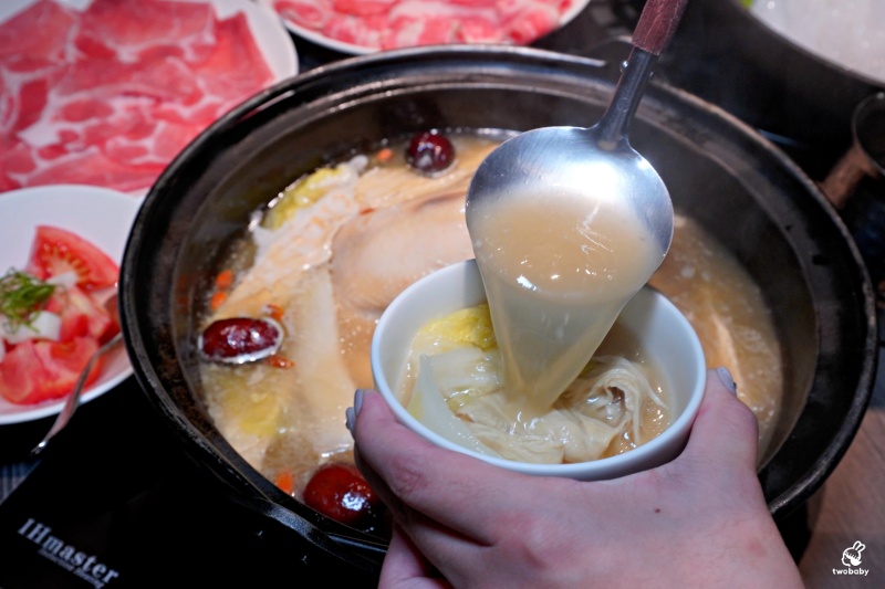 食令 Shabu 大直店｜黃金花膠雞鍋限定登場 活海鮮桌邊服務 台北頂級火鍋推薦！ @兔貝比的菲比尋嚐
