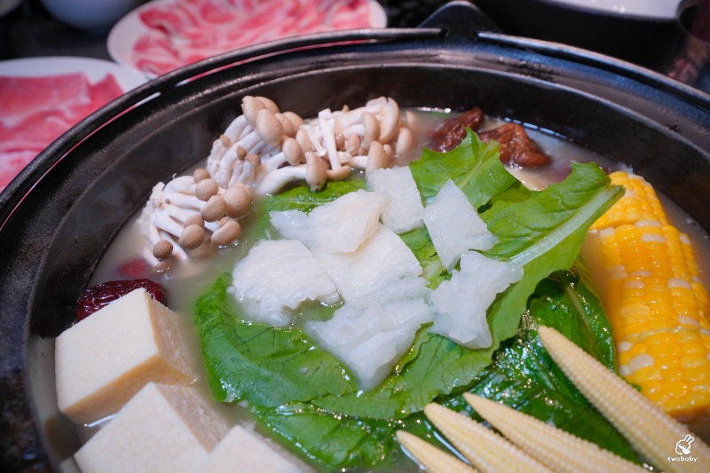 食令 Shabu 大直店｜黃金花膠雞鍋限定登場 活海鮮桌邊服務 台北頂級火鍋推薦！ @兔貝比的菲比尋嚐