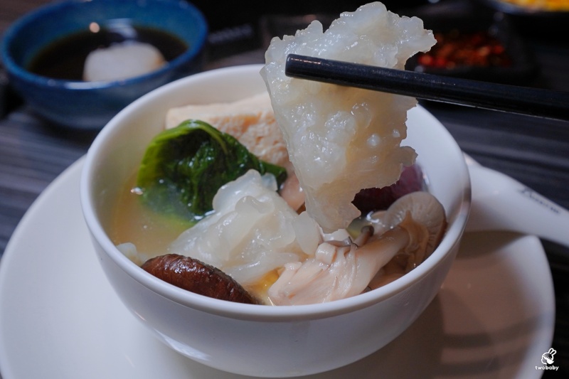 食令 Shabu 大直店｜黃金花膠雞鍋限定登場 活海鮮桌邊服務 台北頂級火鍋推薦！ @兔貝比的菲比尋嚐