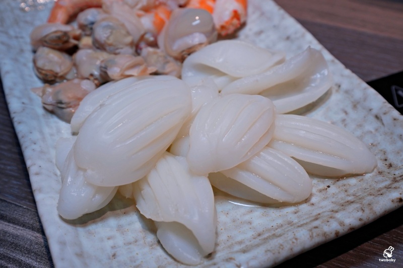 食令 Shabu 大直店｜黃金花膠雞鍋限定登場 活海鮮桌邊服務 台北頂級火鍋推薦！ @兔貝比的菲比尋嚐