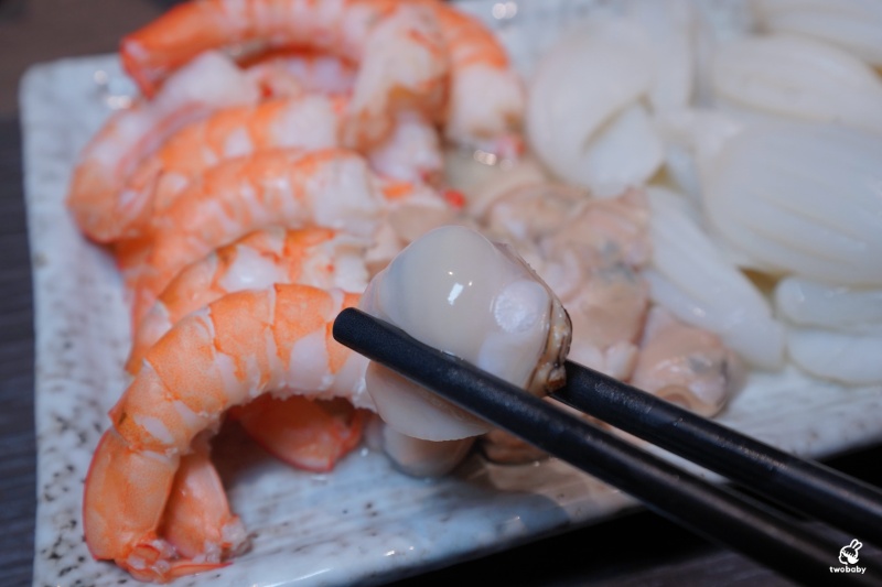 食令 Shabu 大直店｜黃金花膠雞鍋限定登場 活海鮮桌邊服務 台北頂級火鍋推薦！ @兔貝比的菲比尋嚐