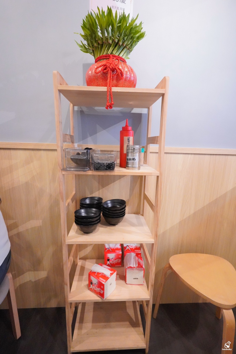 【二春外鍋燒專賣店 板橋埔墘店】每日現煮湯頭＋澎湃配料，十多種湯頭想吃哪款自己搭！ @兔貝比的菲比尋嚐