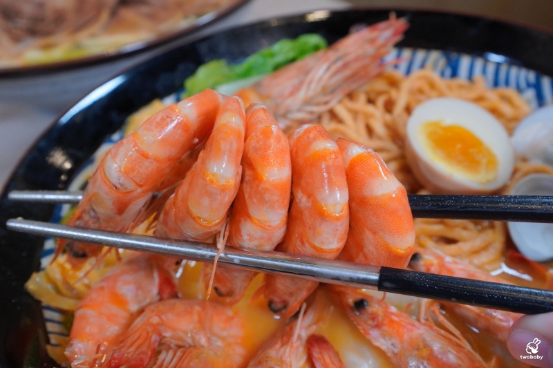 【二春外鍋燒專賣店 板橋埔墘店】每日現煮湯頭＋澎湃配料，十多種湯頭想吃哪款自己搭！ @兔貝比的菲比尋嚐