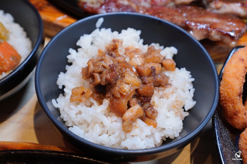 孫東寶台式牛排教父大同雙連店｜雙連站牛排推薦 100%原肉主義的台式牛排鼻祖 還有雙節同慶活動限定優惠唷！ @兔貝比的菲比尋嚐
