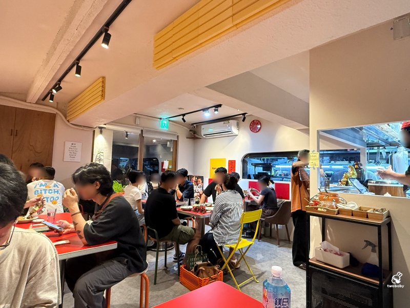 新美香咖喱 Kurry Curry｜忠孝復興安東街排隊名店！台式蔥油餅遇上濃郁南洋咖哩的奇妙融合 @兔貝比的菲比尋嚐