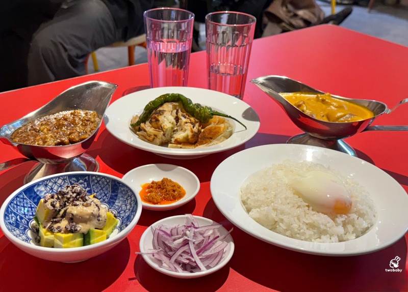 新美香咖喱 Kurry Curry｜忠孝復興安東街排隊名店！台式蔥油餅遇上濃郁南洋咖哩的奇妙融合 @兔貝比的菲比尋嚐