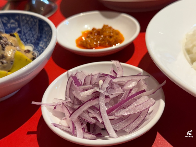 新美香咖喱 Kurry Curry｜忠孝復興安東街排隊名店！台式蔥油餅遇上濃郁南洋咖哩的奇妙融合 @兔貝比的菲比尋嚐