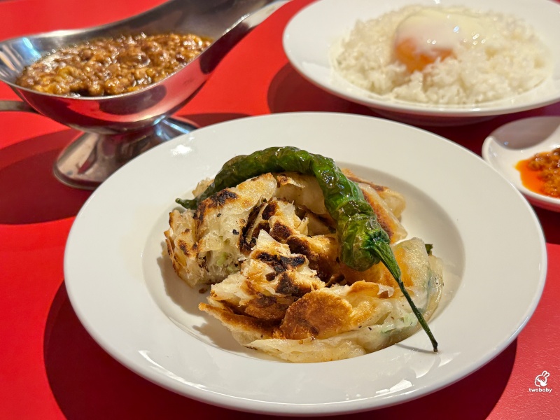 新美香咖喱 Kurry Curry｜忠孝復興安東街排隊名店！台式蔥油餅遇上濃郁南洋咖哩的奇妙融合 @兔貝比的菲比尋嚐