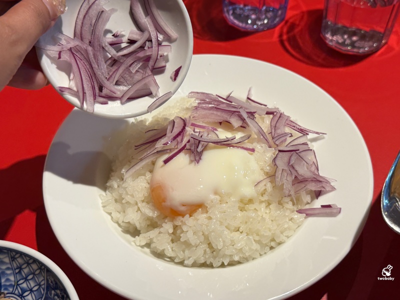 新美香咖喱 Kurry Curry｜忠孝復興安東街排隊名店！台式蔥油餅遇上濃郁南洋咖哩的奇妙融合 @兔貝比的菲比尋嚐