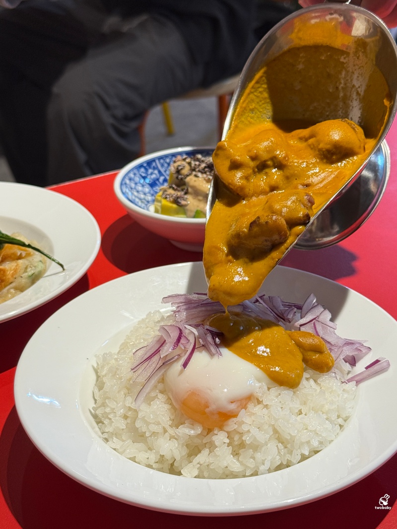 新美香咖喱 Kurry Curry｜忠孝復興安東街排隊名店！台式蔥油餅遇上濃郁南洋咖哩的奇妙融合 @兔貝比的菲比尋嚐