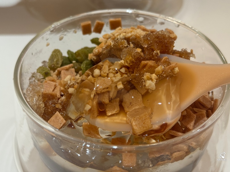 桃園第一家重慶冰粉！豆來重慶冰粉咕溜滑嫩 低卡無負擔 清新系甜品一定要試試！ @兔貝比的菲比尋嚐