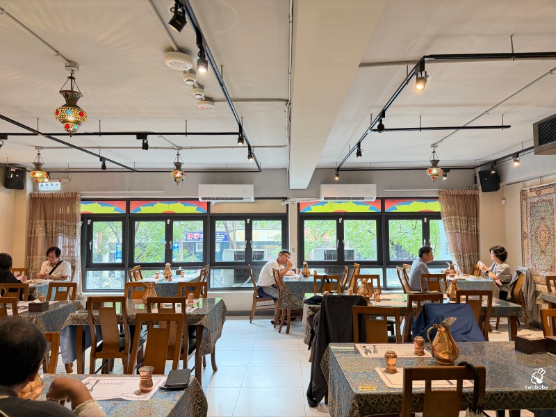 一千零一夜廚房 全台唯一中東波斯料理吃到飽，道地波斯香料饗宴，宛如一秒飛到伊朗！ @兔貝比的菲比尋嚐