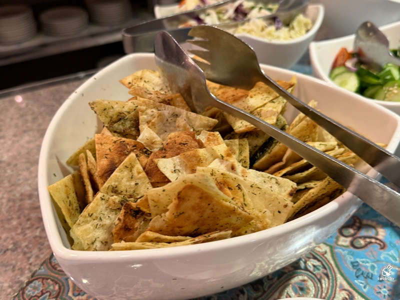 一千零一夜廚房 全台唯一中東波斯料理吃到飽，道地波斯香料饗宴，宛如一秒飛到伊朗！ @兔貝比的菲比尋嚐