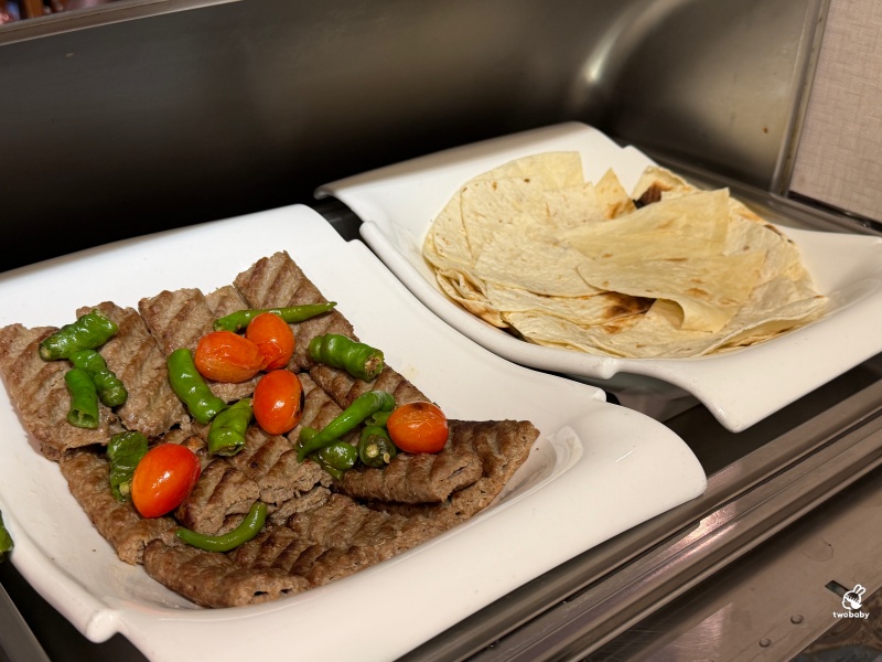 一千零一夜廚房 全台唯一中東波斯料理吃到飽，道地波斯香料饗宴，宛如一秒飛到伊朗！ @兔貝比的菲比尋嚐