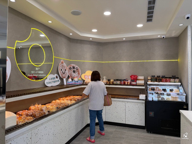 85℃ 生甜甜圈研究所 板橋重慶店  北部首發現炸爆餡甜甜圈 新口味登場！ @兔貝比的菲比尋嚐