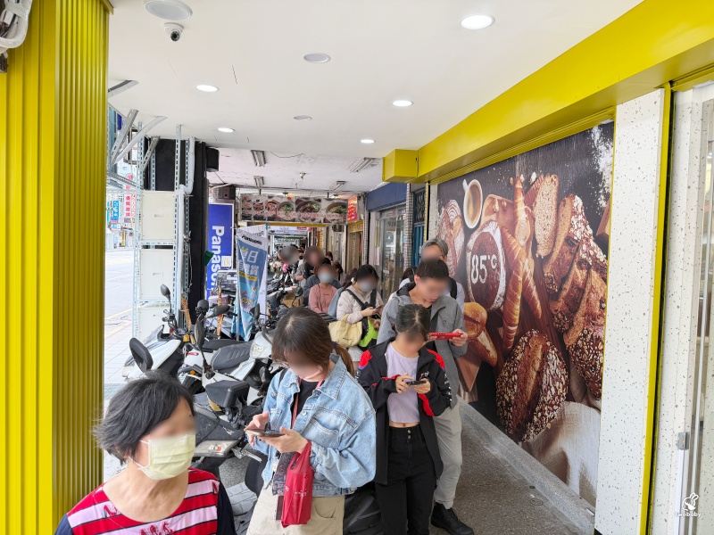 85℃ 生甜甜圈研究所 板橋重慶店  北部首發現炸爆餡甜甜圈 新口味登場！ @兔貝比的菲比尋嚐